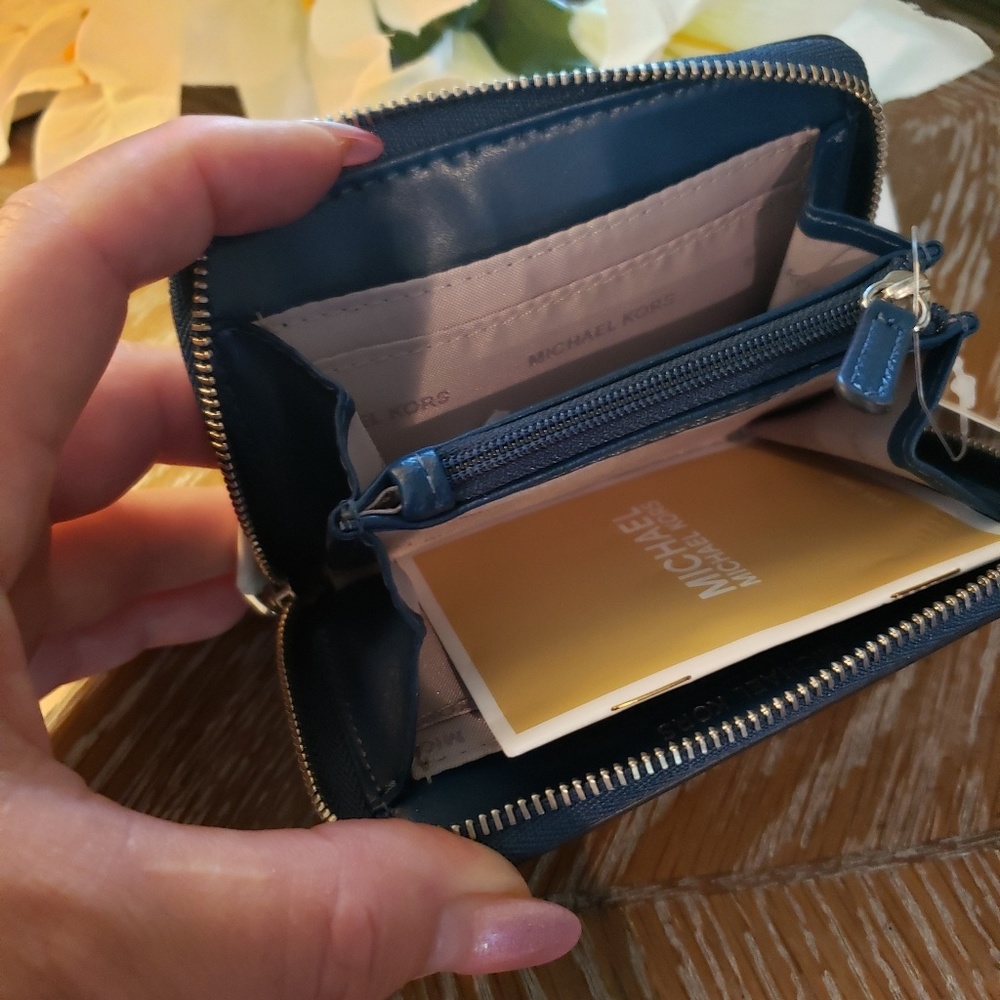 NWT Michael Kors Monogram Coin Card Case - Picture 3 of 3